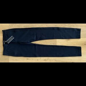 Tommy Hilfiger Skinny Pant. Navy Blue. Size 2.